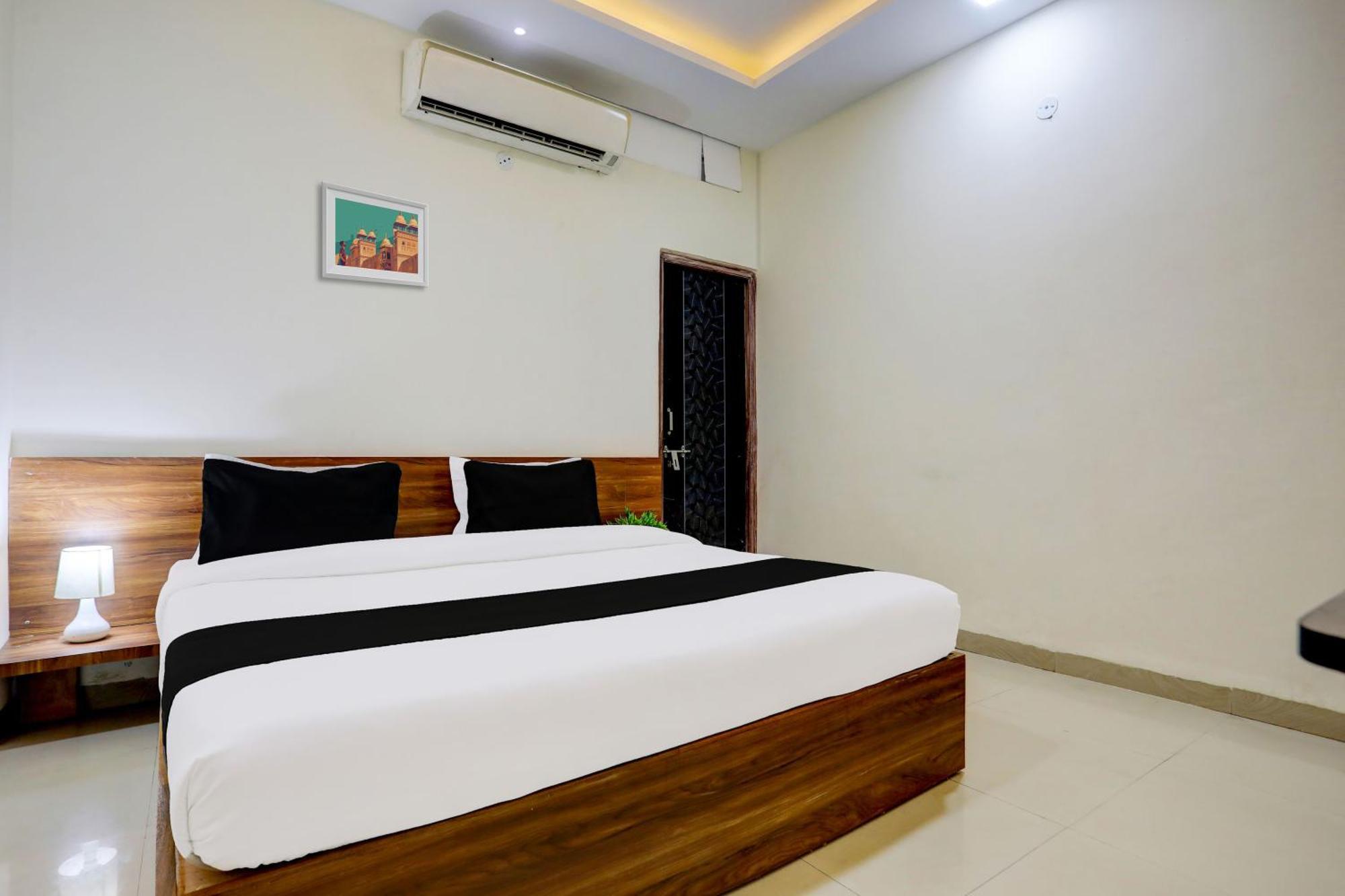 Hotel O Sb 47 Indore Esterno foto