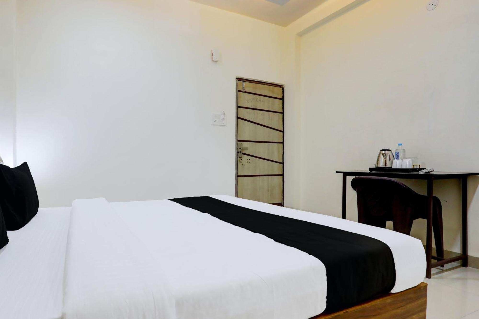 Hotel O Sb 47 Indore Esterno foto