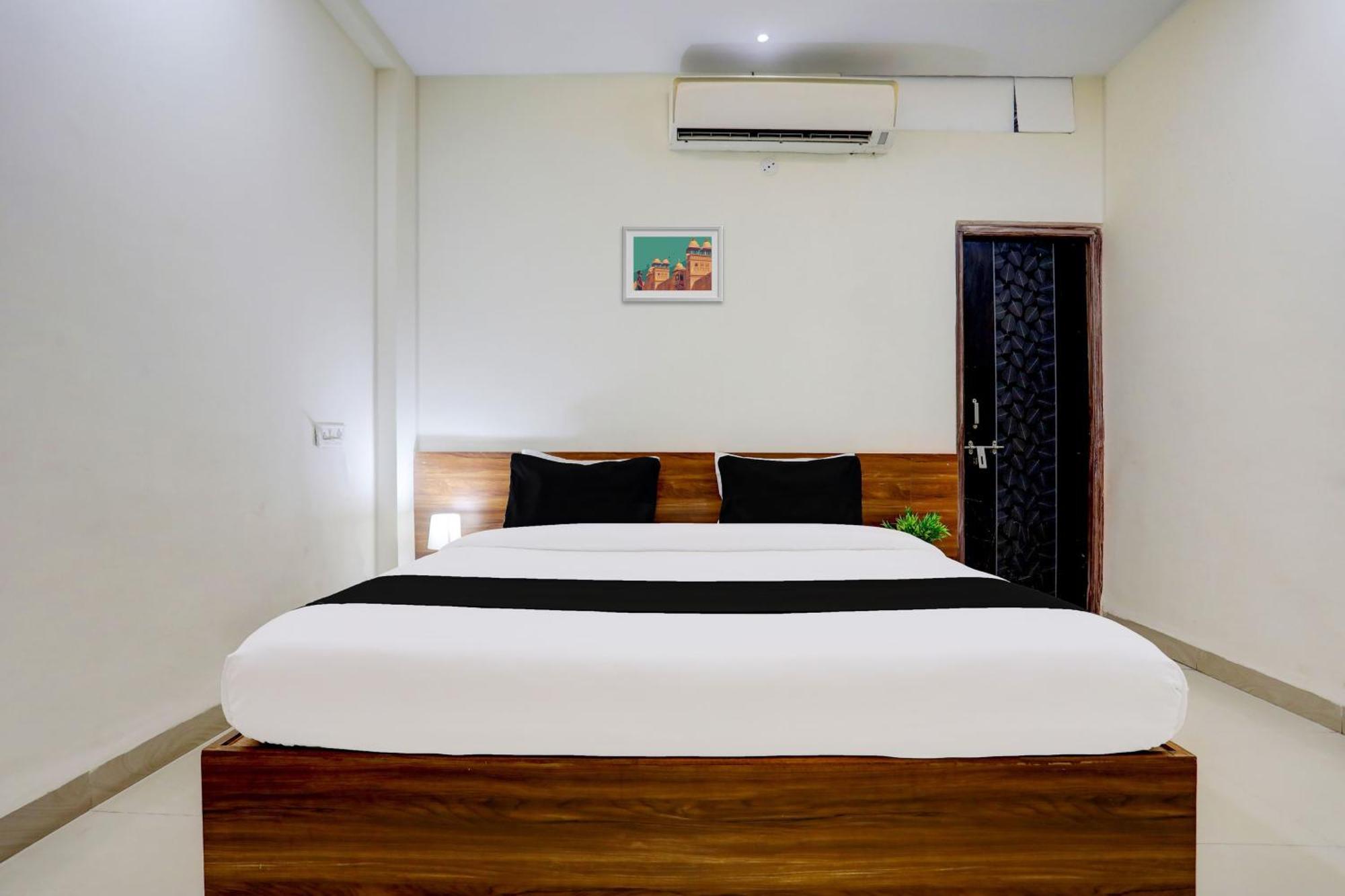 Hotel O Sb 47 Indore Esterno foto